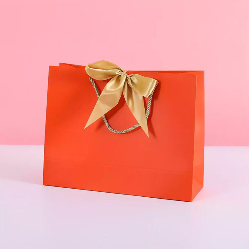 Bolsa de papel de fiesta personalizada de alta calidad Lipack para regalo con cuerda de amarre