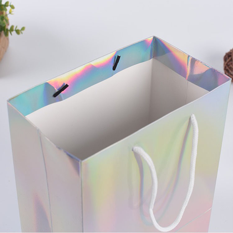 Bolsa de la compra de papel holográfico iridiscente con diseño personalizado de Lipack con su logotipo